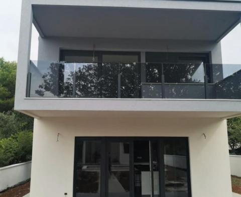 Wonderful newly built modern villa with sea view in Medulin, just 300 meters from the sea - pic 5