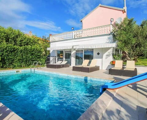 Perfekte Villa mit Swimmingpool in Brtonigla mit entferntem Meerblick 
