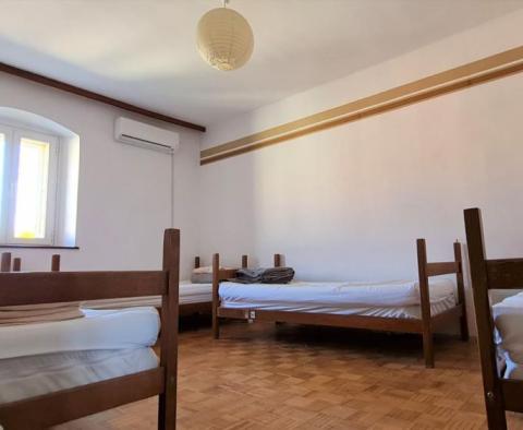 Nezapomenutelný modrý dům v oblasti Zadaru - pic 12