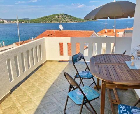 Продается красивый многоквартирный дом в Рогознице с прекрасным видом на море 