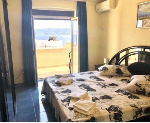 Pension zum Verkauf an der Riviera von Omis mit 21 Zimmern/Appartements - foto 11