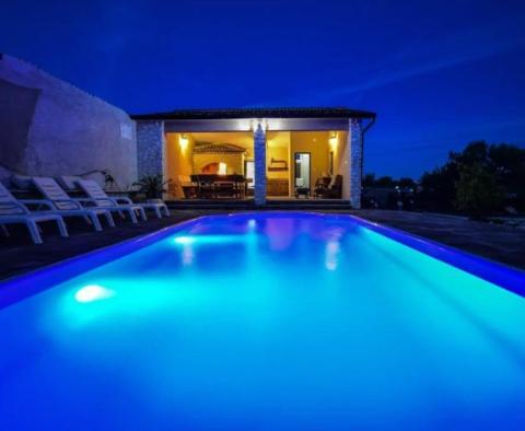 Spacious villa for sale in Vodice - pic 2