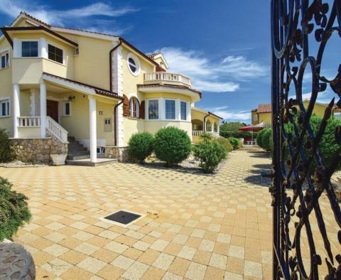Extravagant villa for sale in Vodice with swimming pool, garage, fitness, playroom - pic 38