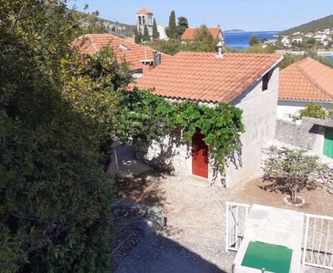 Belle maison à vendre sur l'île de Drvenik à seulement 200 mètres de la mer - pic 6