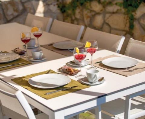 Fantastyczna nieruchomość turystyczna z 6 luksusowymi apartamentami przy piaszczystej plaży na Riwierze Opatija - pic 15