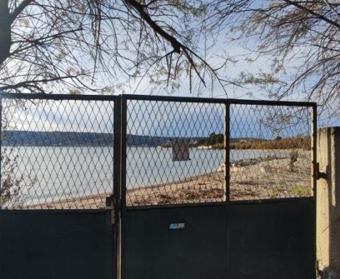 Great investment property on the first line to the sea in Kastel Stafilic with direct access to the pebble beach - pic 10