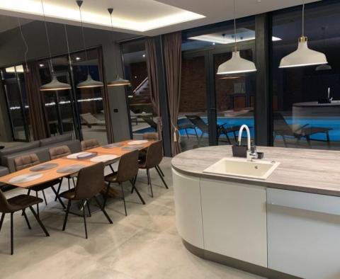 Das neunte Wunder Istriens - herausragende moderne Luxusvilla in Ližnjan - foto 20