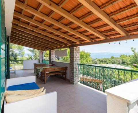 Charmantes Einfamilienhaus mit Meerblick zum Verkauf in Rogac auf der Insel Solta, Rogac - foto 3