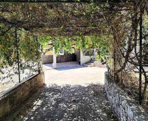 Charmantes Einfamilienhaus mit Meerblick zum Verkauf in Rogac auf der Insel Solta, Rogac - foto 21
