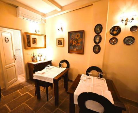 Az étterem üzlethelyisége Rovinjban, 50 méterre a tengertől - pic 2