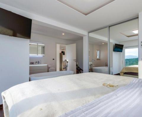Luxusní apartmán s výhledem na moře v Kostrena - pic 16
