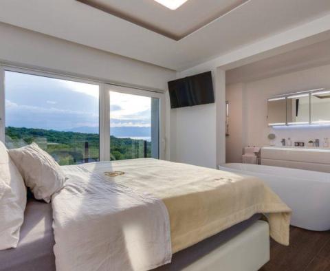 Luxusní apartmán s výhledem na moře v Kostrena - pic 19