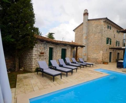 Authentique villa en pierre à Bale avec piscine - pic 35