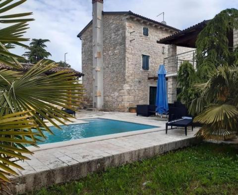 Authentique villa en pierre à Bale avec piscine - pic 36