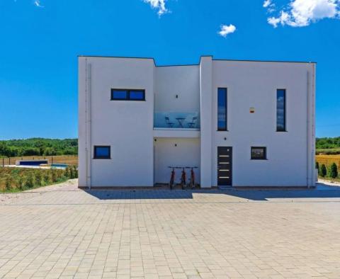Působivá moderní vila v Marčana na více než 2 ha pozemku! - pic 5