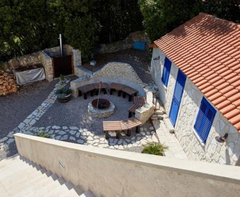 Stone villa with swimming pool in Malinska-Dubašnica 
