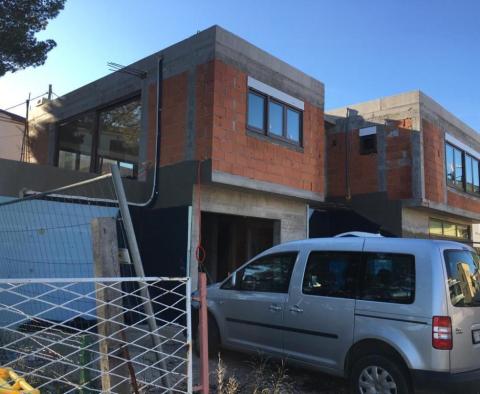 Vila na nábřeží ve výstavbě v Brodarici s možností kotvení před vilou - pic 36