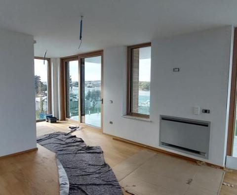 Outstanding new ultra-modern seafront villa in Medulin, right opposite yachting piers - pic 27