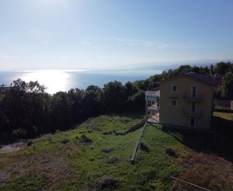 Spacious detached house 580m2 with sea view on a land plot of 3200 m2 in Pobri, Opatija - pic 2