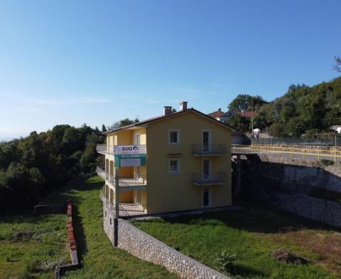 Spacious detached house 580m2 with sea view on a land plot of 3200 m2 in Pobri, Opatija - pic 23