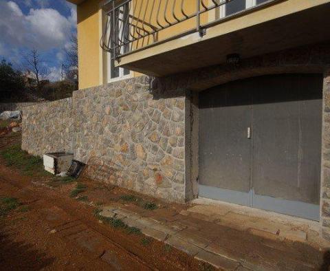 Spacious detached house 580m2 with sea view on a land plot of 3200 m2 in Pobri, Opatija - pic 34