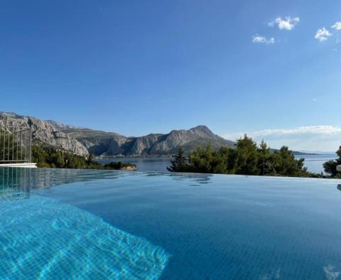 Merveilleuse nouvelle villa moderne sur la Riviera d&#39;Omis à seulement 60 mètres de la mer, avec piscine, sauna, salle de fitness et garage - pic 2