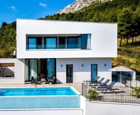 Merveilleuse nouvelle villa moderne sur la Riviera d&#39;Omis à seulement 60 mètres de la mer, avec piscine, sauna, salle de fitness et garage - pic 31