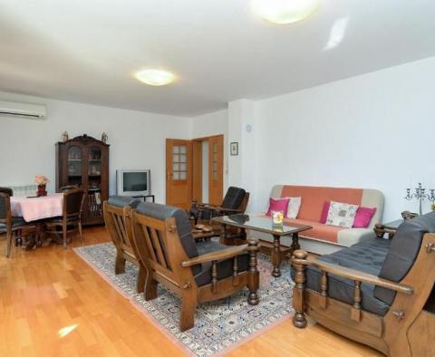 Eladó 4 lakásos apartmanház Zambratijában, Umagban, tengerre néző kilátással, mindössze 400 méterre a tengertől - pic 11