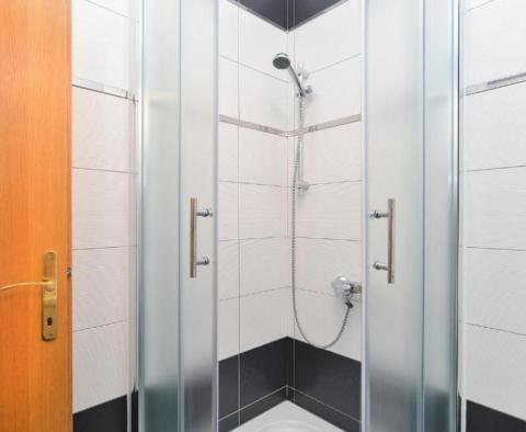 Eladó 4 lakásos apartmanház Zambratijában, Umagban, tengerre néző kilátással, mindössze 400 méterre a tengertől - pic 22