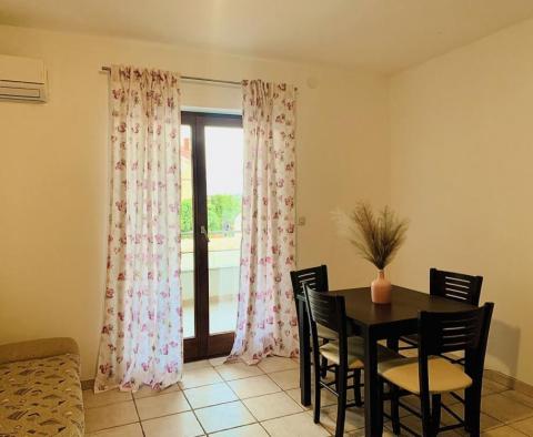 Propriété touristique avec plusieurs appartements et restaurant à Banjole, municipalité de Medulin - pic 17