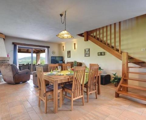 Spacieuse villa avec piscine et deux ailes résidentielles, quartier Pazin - pic 11