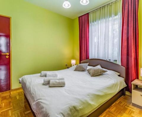 Villa mit Swimmingpool und 3 Apartments auf einem großzügigen Grundstück von 1700 m2 in Jadreski zwischen Liznjan und Pula - foto 17