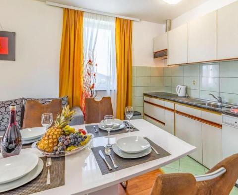 Villa mit Swimmingpool und 3 Apartments auf einem großzügigen Grundstück von 1700 m2 in Jadreski zwischen Liznjan und Pula - foto 33