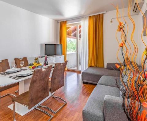 Villa mit Swimmingpool und 3 Apartments auf einem großzügigen Grundstück von 1700 m2 in Jadreski zwischen Liznjan und Pula - foto 34