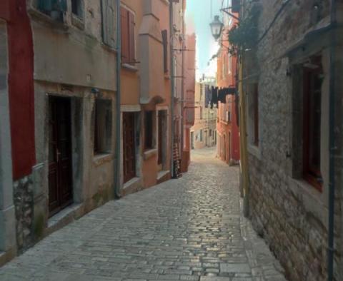 Romantic stone in Old Rovinj, just 100 meters from the sea - pic 4