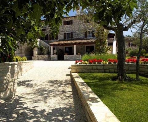 Beautiful old stone remodelled villa in Kurili, Kanfanar which offers restaurant, 7 apartments and four deluxe rooms - pic 6