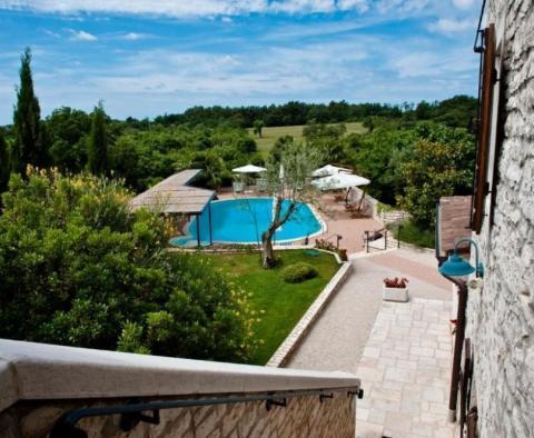 Beautiful old stone remodelled villa in Kurili, Kanfanar which offers restaurant, 7 apartments and four deluxe rooms - pic 5