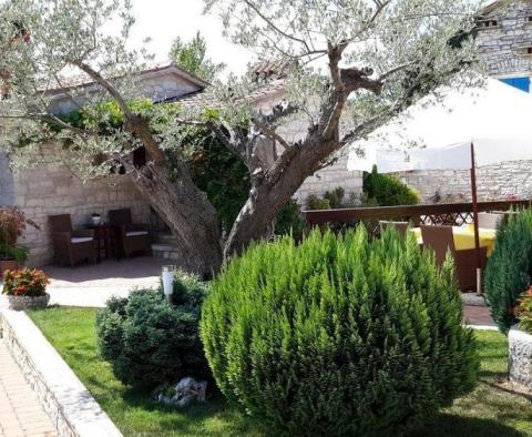 Beautiful old stone remodelled villa in Kurili, Kanfanar which offers restaurant, 7 apartments and four deluxe rooms - pic 16