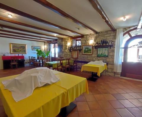 Beautiful old stone remodelled villa in Kurili, Kanfanar which offers restaurant, 7 apartments and four deluxe rooms - pic 25