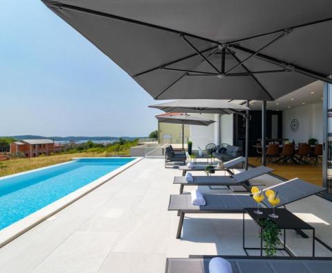 Modern luxurious villa for sale in Medulin, 1 km from the sea - pic 61