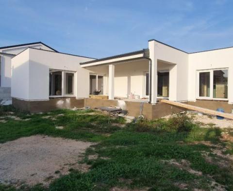 Newly built villa in Rovinj area, 6 km from the sea with swimming pool, price is set for current stage 