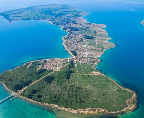 Urbanized land on Vir island on the 2d line to the sea - pic 9