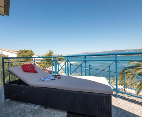 Villa a tengerhez vezető első vonalon Trogir területén - pic 12