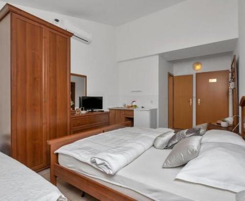 Beautiful mini-hotel with 12 accomodation units in Tucepi - pic 17