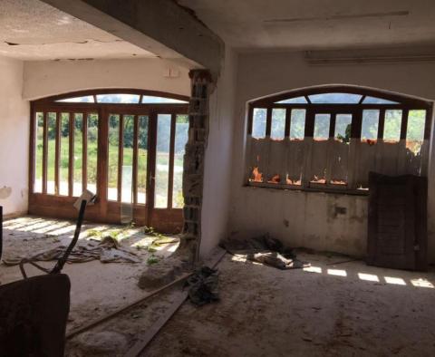 Spacious house in Brajkovići, Kanfanar, for complete refurbishment - pic 8