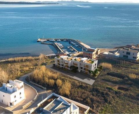 Luxuriöse Maisonette-Apartments in der Gegend von Zadar, nur 50 Meter vom Meer entfernt - foto 8