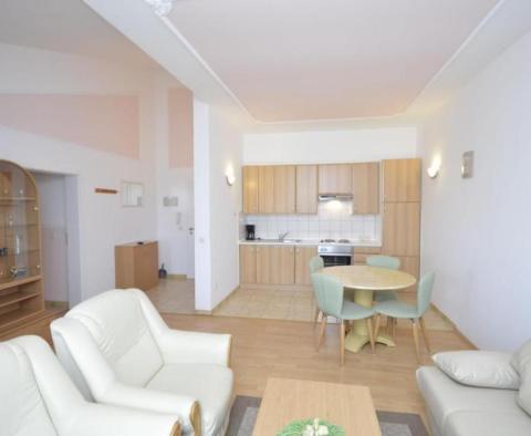 Apart-dům s 9 apartmány ve Valbandonu pouhých 900 metrů od pláže - pic 21