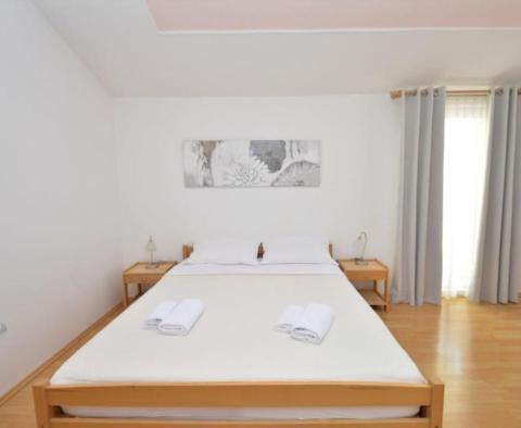 Apart-dům s 9 apartmány ve Valbandonu pouhých 900 metrů od pláže - pic 29