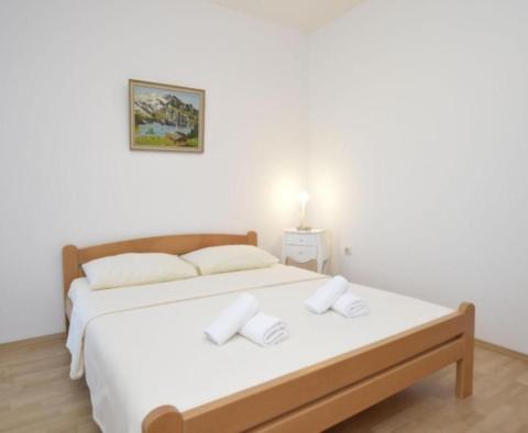 Apart-dům s 9 apartmány ve Valbandonu pouhých 900 metrů od pláže - pic 34