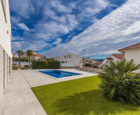 Impressionnante villa moderne à Krk avec une vue imprenable sur la mer - pic 18